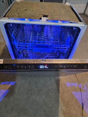 Simens iq500 totalno ugradna