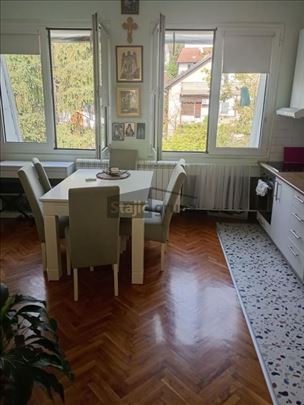 Svetao, renoviran, uknjižen