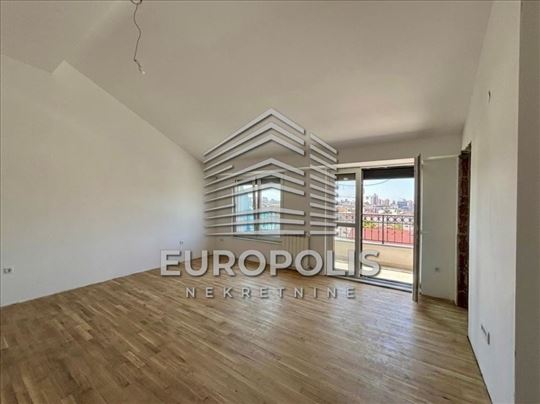 Troiposoban stan 72.53 m² + 14.72 m² galerije ID#1