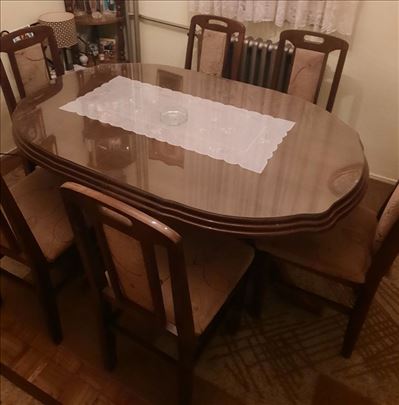 Trpezarijski sto od punog drveta + 6 stolica