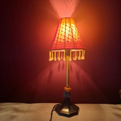 Vintage stona lampa od masivnog mesinga sa perlica