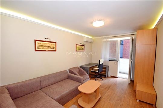 Centar - Šantićeva ID#5803