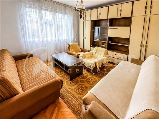 Dva stana u kući, 43m2+72m2, potes Babički odredi