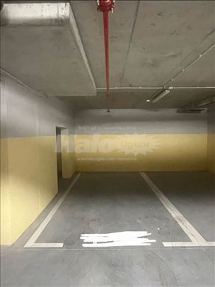 Izdavanje garaže Dušanovac preko puta Suda