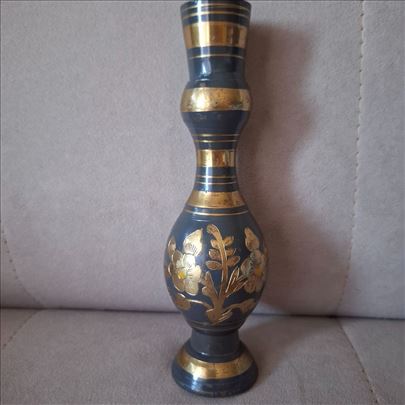 Vintage mesingana vaza