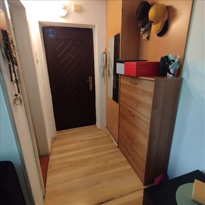 1,5,Zeleni Venac,Kralj.Natalije,27m2,II,namešten