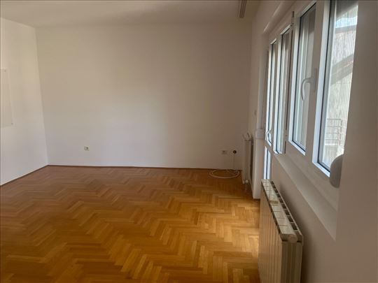 Banovo brdo 103m2