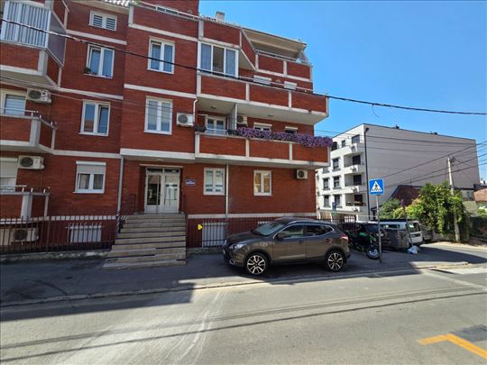 Gradska bolnica, 30m2, uknjižen odmah useljiv