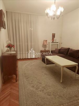 Izdavanje stana u Zemunu, odlicna lokacija ID#337