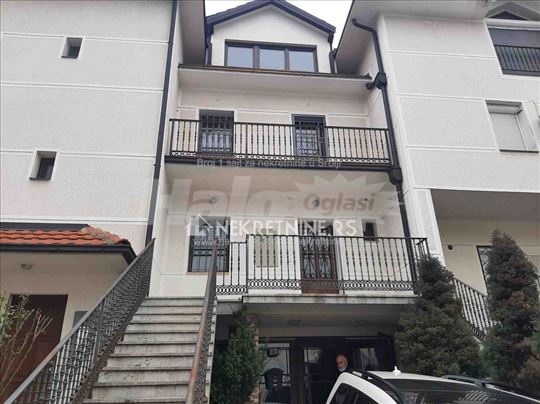 Kuca 4x55m2.Dedinje.