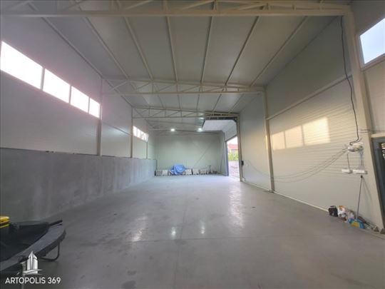 Nova hala, 260 m2, mokri čvor, idealna kao magacin