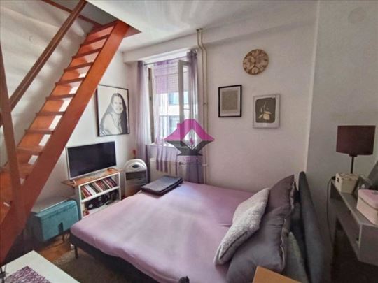 Novi Sad centar, 1.5 dupleks stan, 26m2+terasa, uk