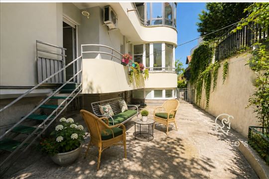 Petosoban, dvorište i garaža – Koste Jovanovića