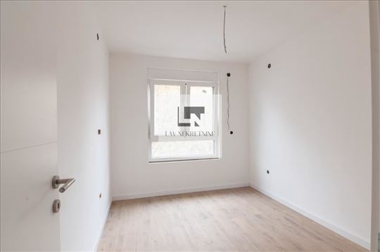 Prodaja stana u Zemunu- Cara Dušana 69m2