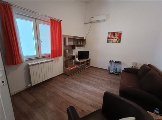 Zemun, centar,Zmaj Jovina ul.