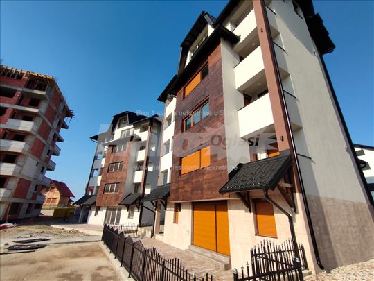 Zlatibor 85m2 / Trosoban Stan / + 50m2 Dvoriste