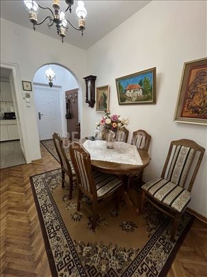 Izuzetan salonac na Senjaku