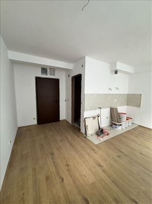 Kaluđerica, kod Tri tiganja 26m2 I i II sprat