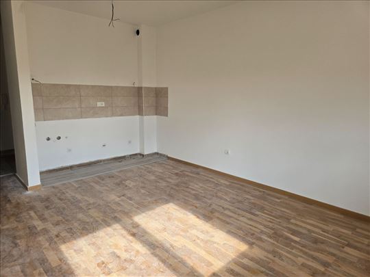 Ledine, Novi Beograd, uknjižen, kod hotela Mar
