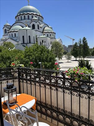 Lux stan sa pogledom na Hram