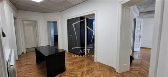 Poslovni prostor- 135m2- centar grada ID#16184