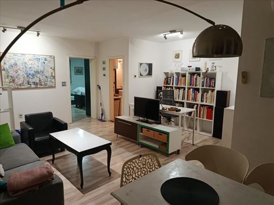 Slavija,Odvojena spavaća 50m2-Deligradska ID#2914