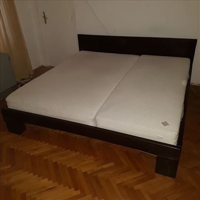 Bračni krevet 220x200cm