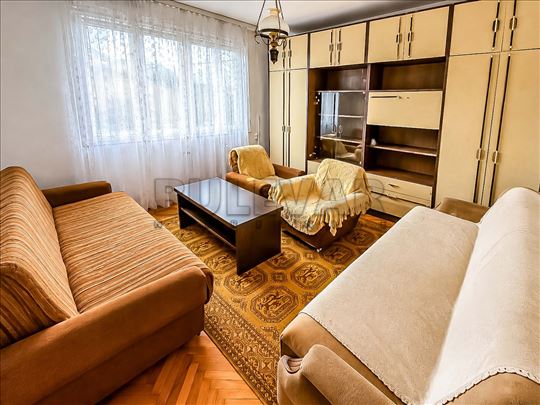 Dva stana u kući, 43m2+72m2, potes Babički odredi