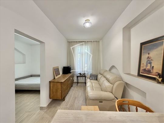 Gardoš - kuća sa 9 apartmana, mereno 220m2 ID#1619