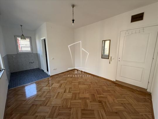 Odlična investicija, uknjižen stan ID#16196