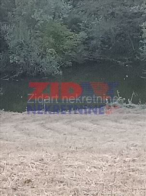 Ranilović, plac sa sopstvenim jezerom