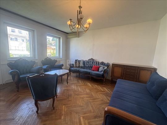 2,5 stan sa garažom, Banovo brdo