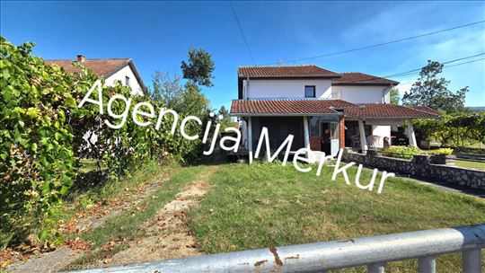 Lepa kuca u Žičai 140.2