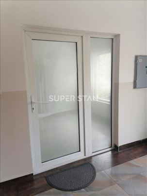 15€/m² uključeni troškovi i tri garažna mesta ID#1