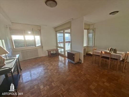 Adaptibilan, najlepši deo Banjice, prelep pogled! 
