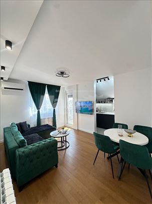 Krnjaca lux, dva parking mesta