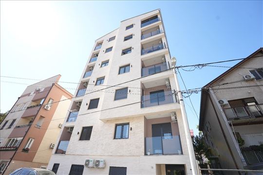 Lux nov stan na Karaburmi-bez provizije