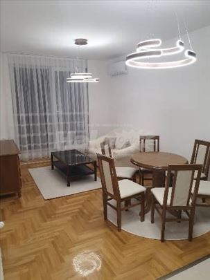 Namešten stan na Banjici (Paunov Breg)