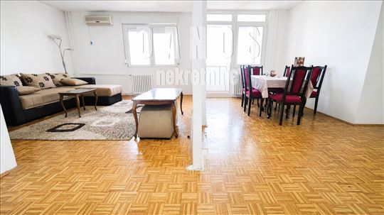 Renoviran 106 m2,Panoramski pogled,Svetao,Trostran