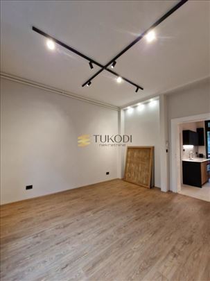3,0 salonac od 100m2 poslovni prostor