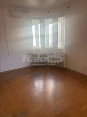 Poslovni prostor 100 m² – Decanska, Centar Beograd