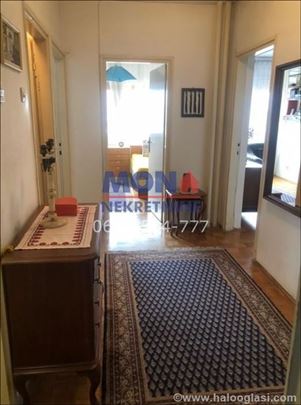 Hotel YU, 120m2, 5.0 + garaža, deljiv u 2 stana