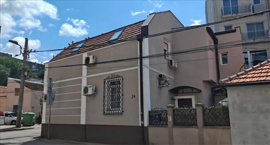 Lokal na Vračaru | 64m² | Izlog na ulici | 2 ulaza