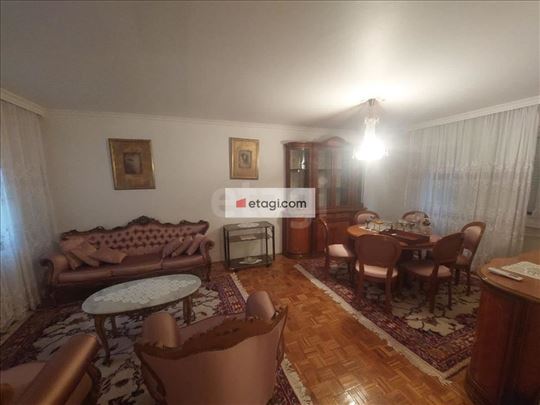 Prelep 4.0 stan u samom centru Žarkova, u Trgovačk