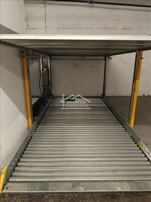 Garažno mesto u blizini Autokomande ID#25742