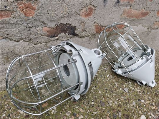 Industrijske 2 lampe nekorišćene