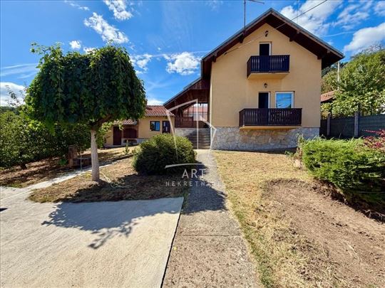 Kuća Beli potok, mereno 162m2, 6ar ID#16232