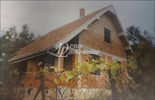 Kuća sa potencijalom - Žabare kod Topole