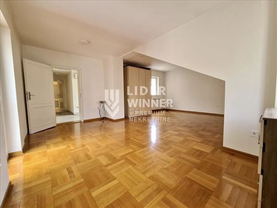 Penthouse, dupleks na drugom spratu, na top lokaci