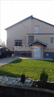 Na Kosmaju - u blizini Kabineta - prelepa kuća